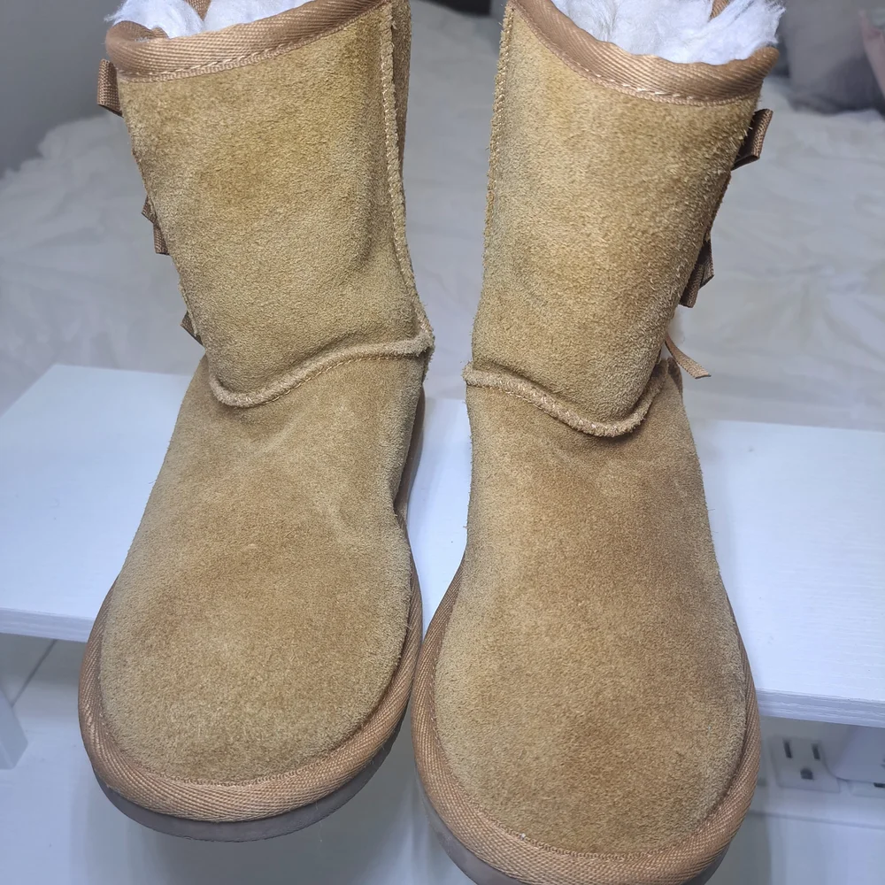 Koolaburra Tan Suede Winter Boots